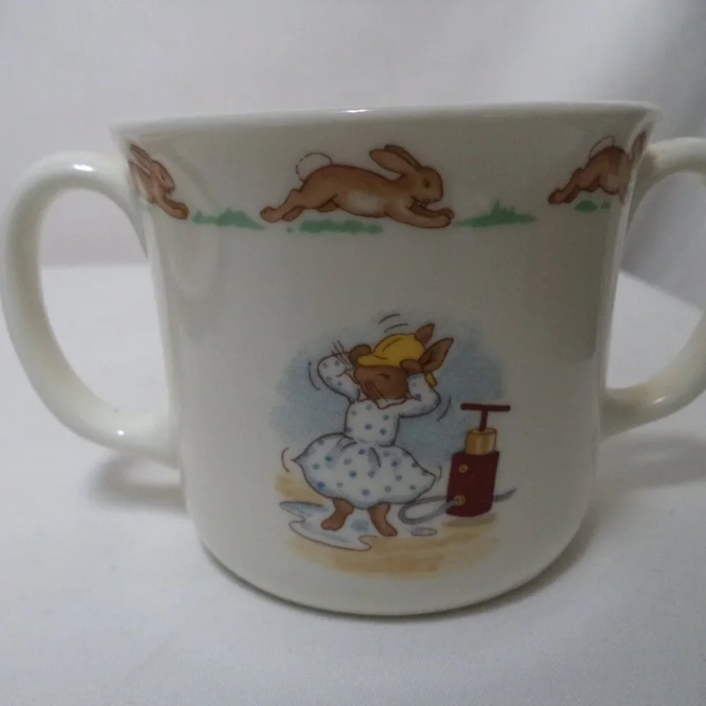 Royal Doulton mint chip